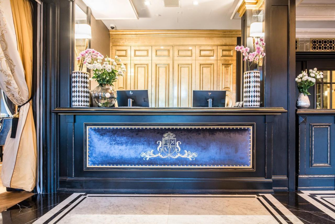 Bachleda Luxury Hotel Krakow - Mgallery Collection Εξωτερικό φωτογραφία Reception desk at the hotel