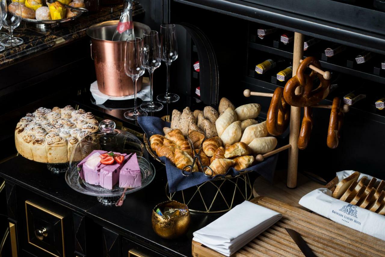 Bachleda Luxury Hotel Krakow - Mgallery Collection Εξωτερικό φωτογραφία A selection of German bread and pastries